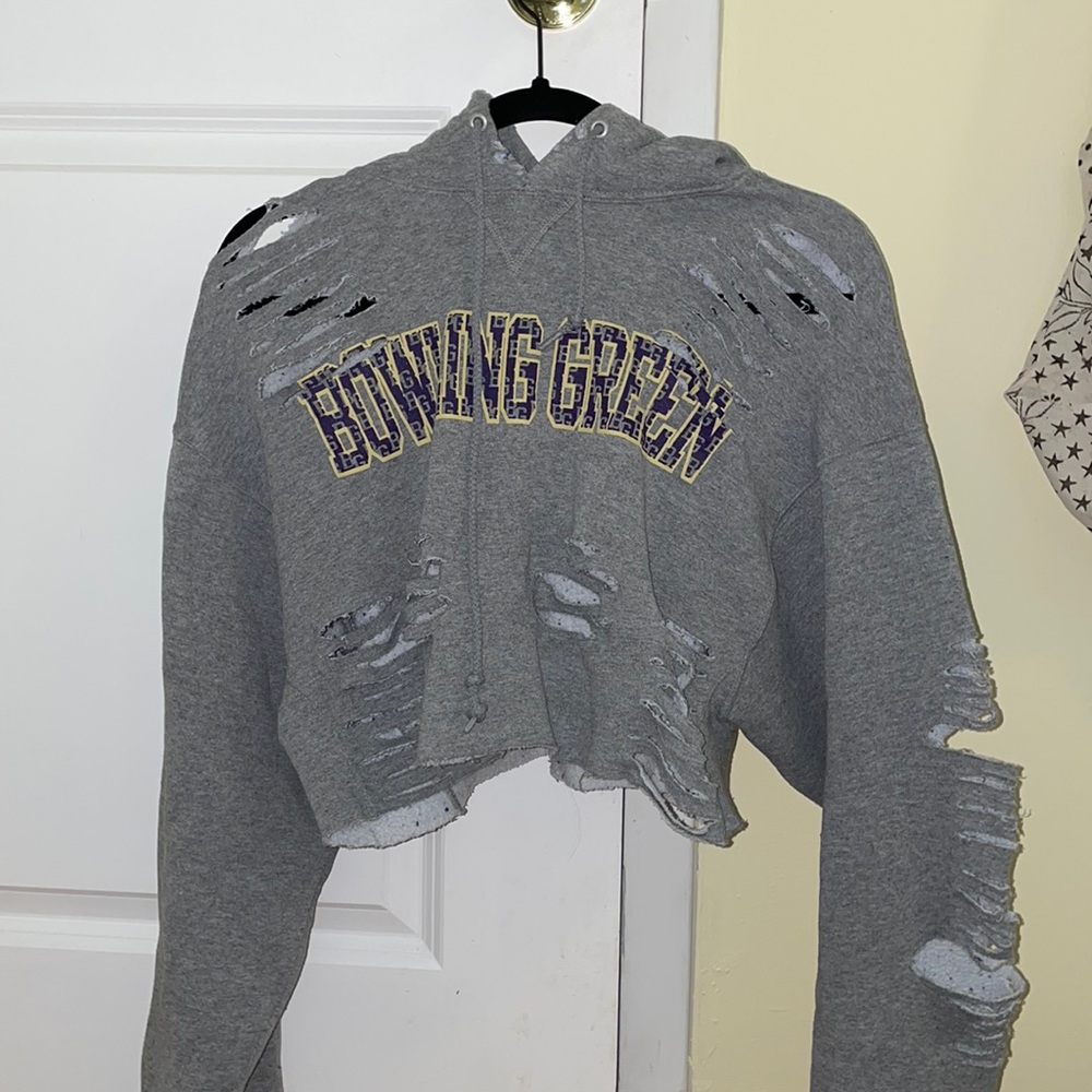 LF “Bowling Green” University Cropped Sweatshirt (one size)